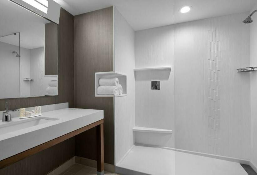 جناح سرير كينج, Courtyard By Marriott Clearwater Beach