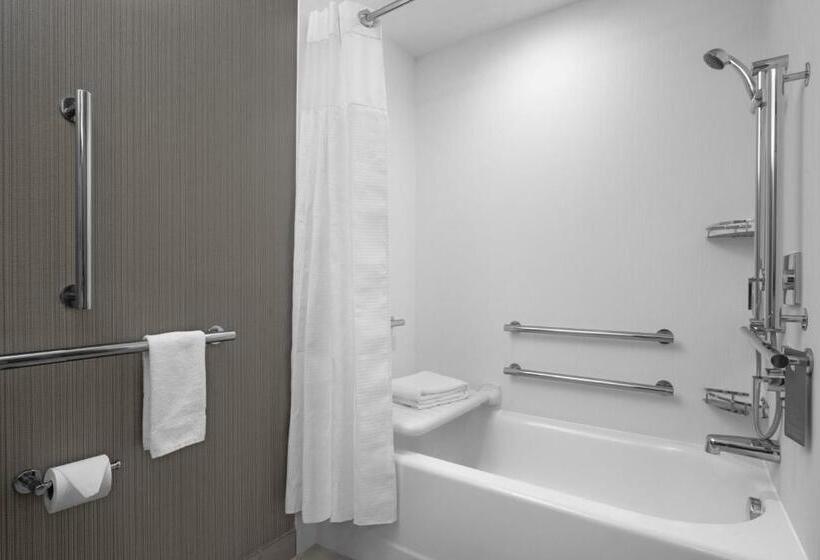 스위트 킹사이즈 침대, Courtyard By Marriott Clearwater Beach