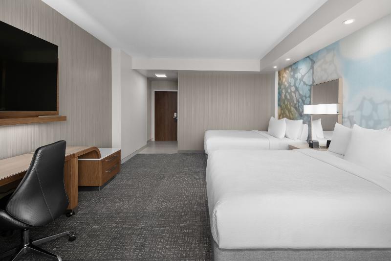 غرفة قياسية سرير ملكى, Courtyard By Marriott Clearwater Beach