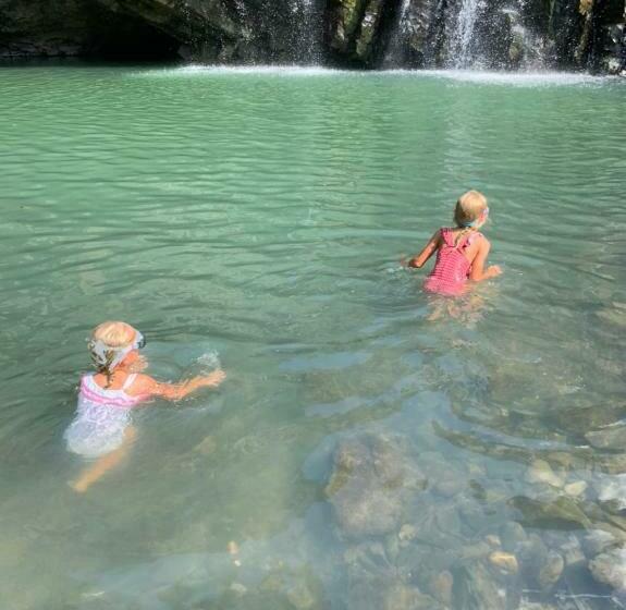 اتاق لوکس با بالکن, Khách Sạn Nghinh Phong Beach Tuy Hòa