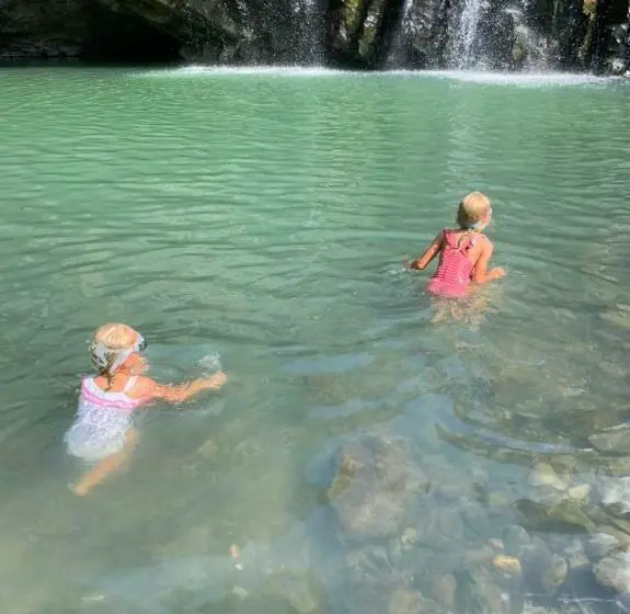 اتاق لوکس با بالکن, Khách Sạn Nghinh Phong Beach Tuy Hòa