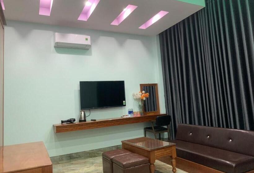 اتاق لوکس با بالکن, Khách Sạn Nghinh Phong Beach Tuy Hòa