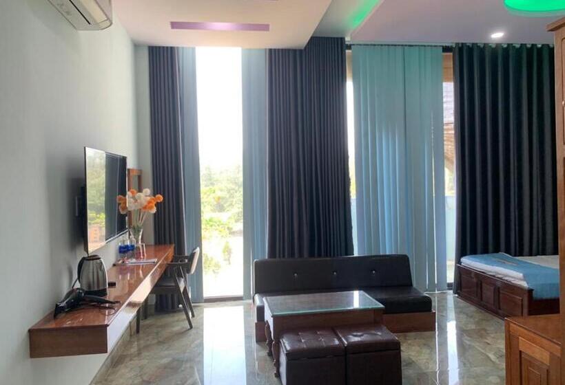 اتاق لوکس با بالکن, Khách Sạn Nghinh Phong Beach Tuy Hòa