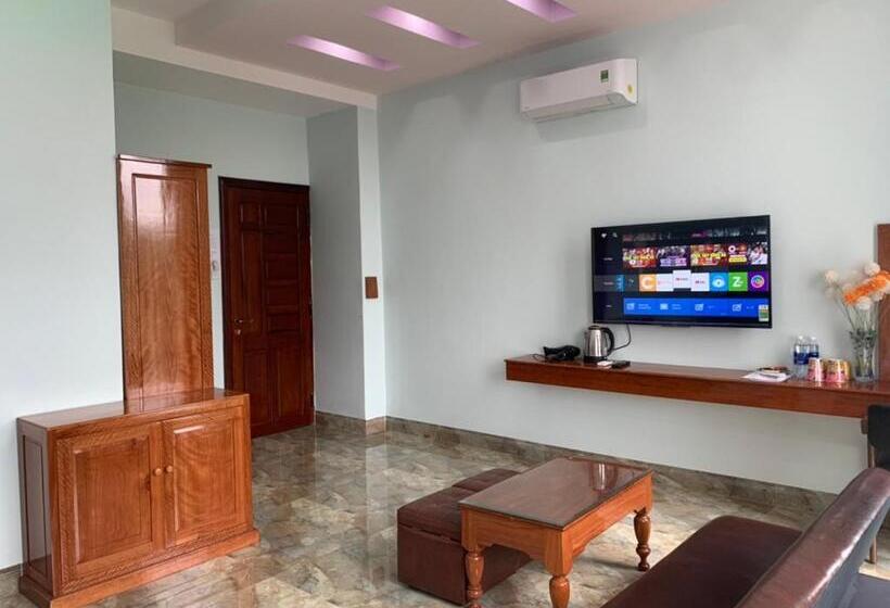 اتاق لوکس با بالکن, Khách Sạn Nghinh Phong Beach Tuy Hòa