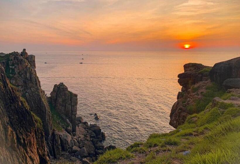 اتاق استاندارد با بالکن, Khách Sạn Nghinh Phong Beach Tuy Hòa