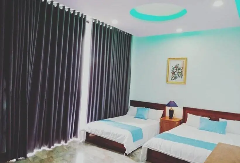 اتاق لوکس با بالکن, Khách Sạn Nghinh Phong Beach Tuy Hòa