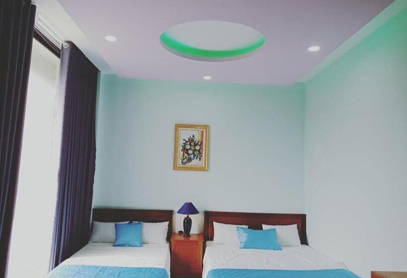 اتاق لوکس با بالکن, Khách Sạn Nghinh Phong Beach Tuy Hòa