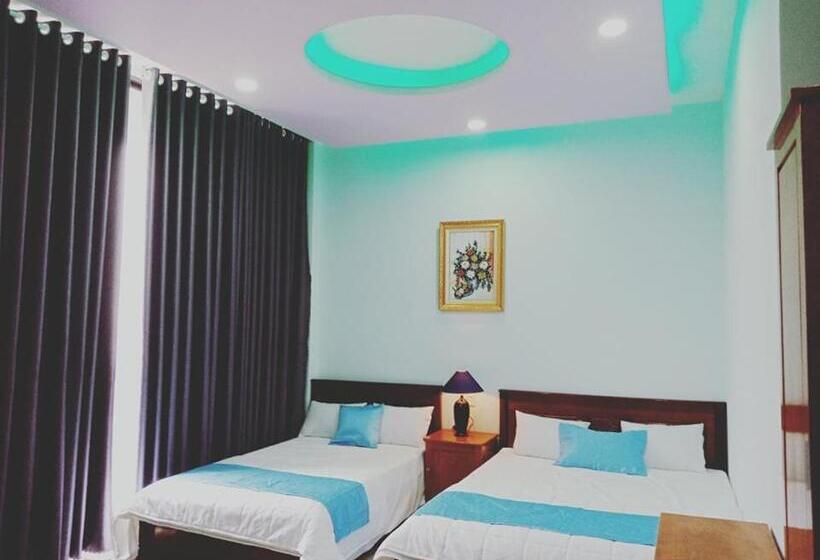 اتاق لوکس با بالکن, Khách Sạn Nghinh Phong Beach Tuy Hòa