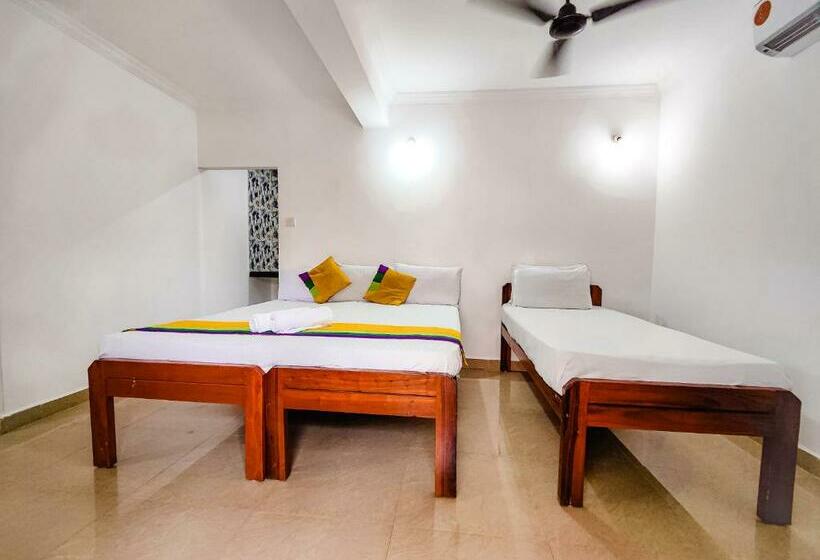 Family Room, Oakwood Baga