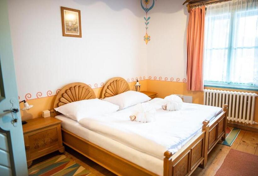 חדר סטנדרט מותאם לאדם עם מוגבלויות, Libušín & Maměnka Národní Kulturní Památky