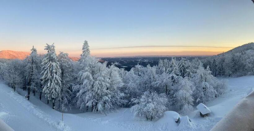 סוויטה עם טרסה, Libušín & Maměnka Národní Kulturní Památky