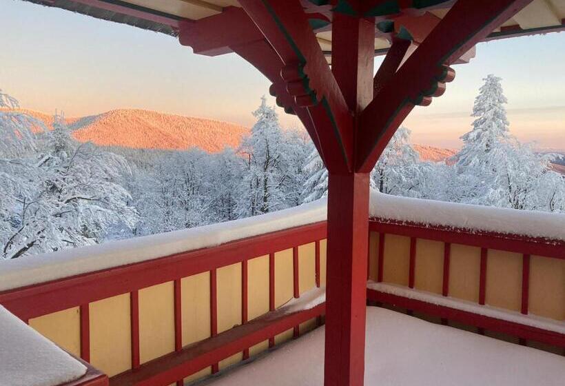 סוויטה עם טרסה, Libušín & Maměnka Národní Kulturní Památky