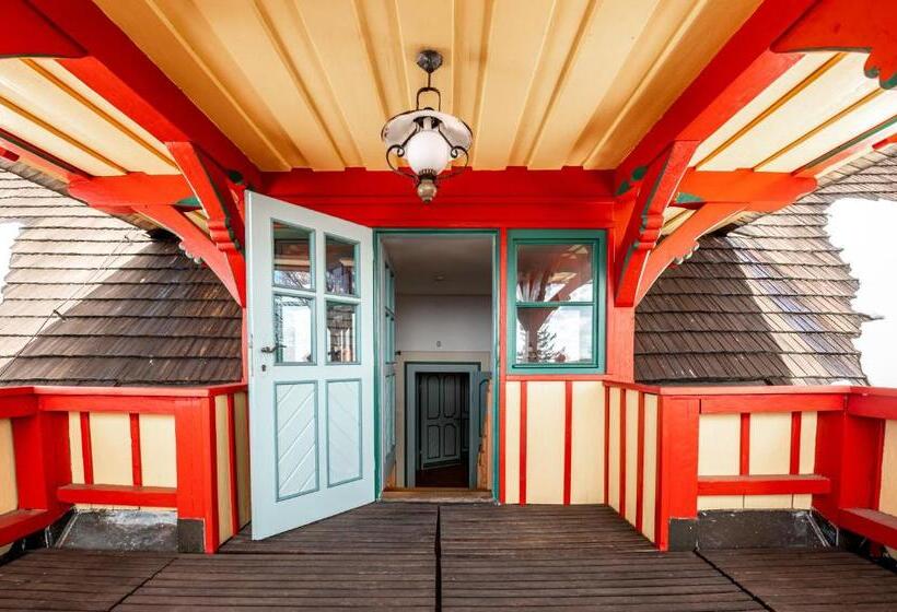 סוויטה עם טרסה, Libušín & Maměnka Národní Kulturní Památky