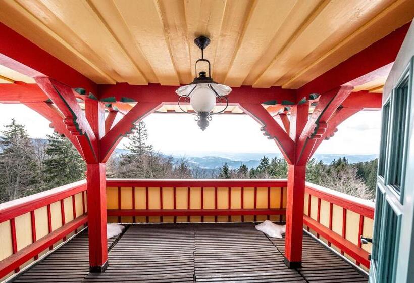 סוויטה עם טרסה, Libušín & Maměnka Národní Kulturní Památky