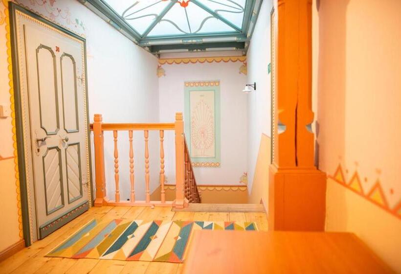 סוויטה עם טרסה, Libušín & Maměnka Národní Kulturní Památky