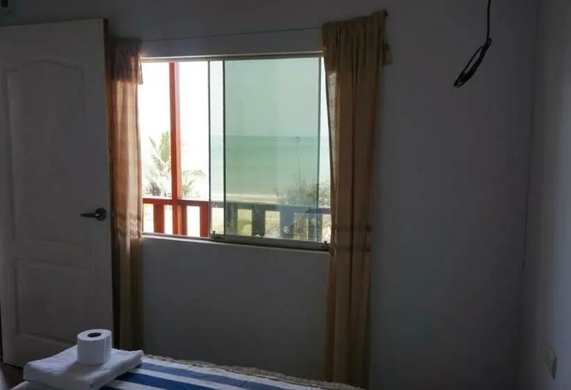 اتاق استاندارد با چشم‌انداز دریا, Hostel Paqaryi