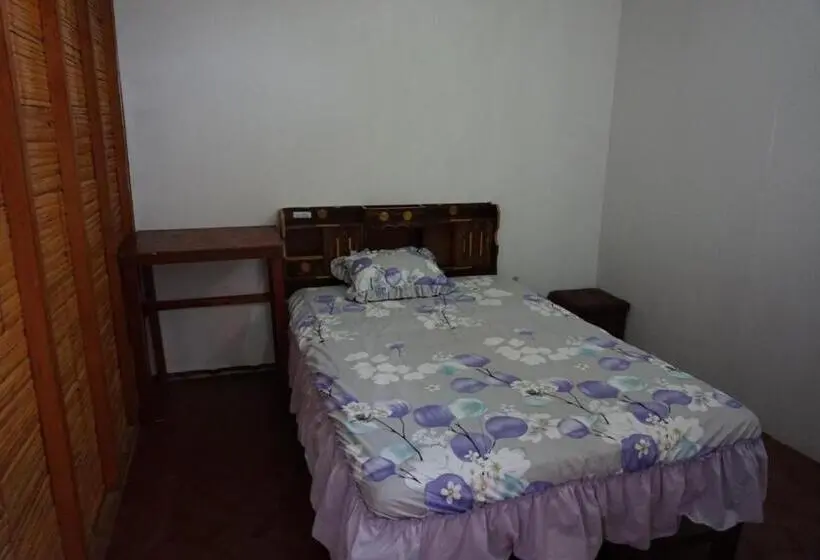 اتاق استاندارد, Hostel Paqaryi