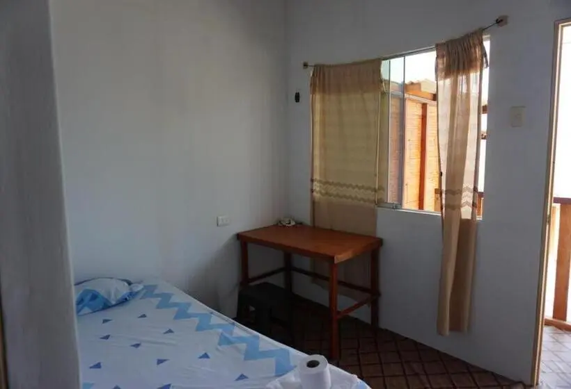 اتاق استاندارد یک نفره با چشم‌انداز دریا, Hostel Paqaryi