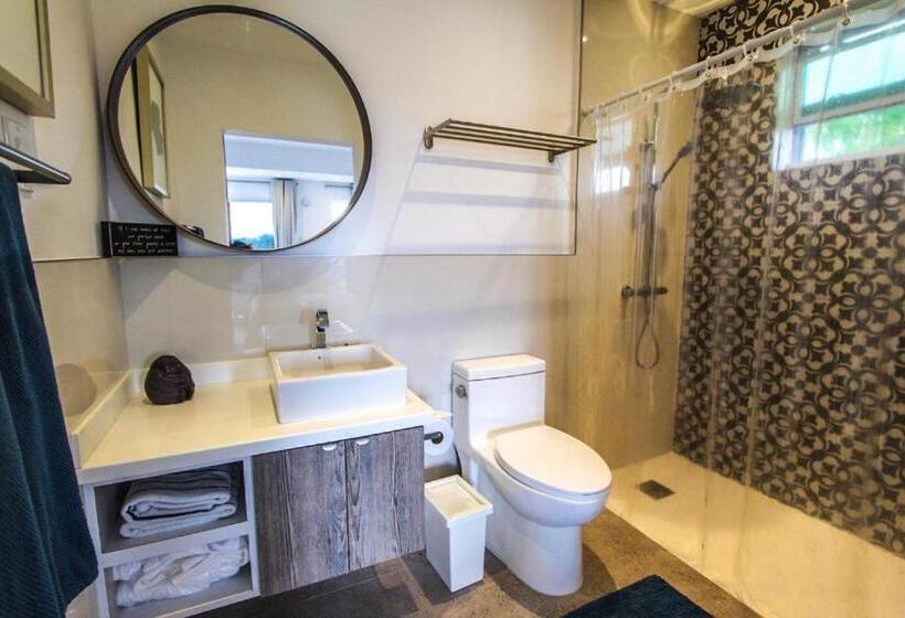 سوئیت با تخت بزرگ, The Grand Villa