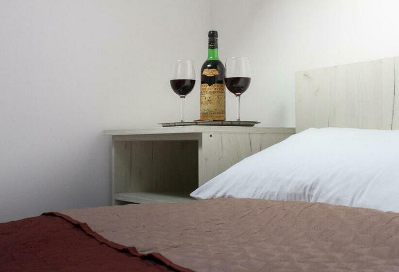 غرفة قياسية, Casa Greta