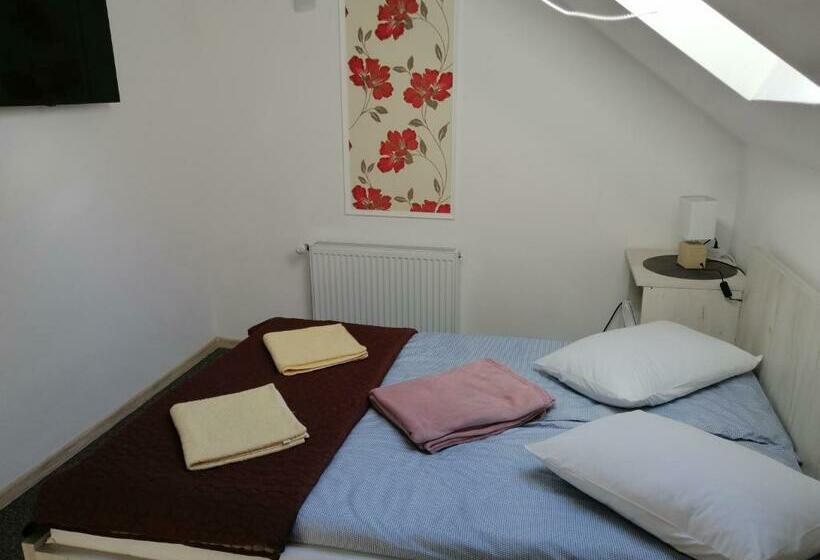 غرفة قياسية, Casa Greta