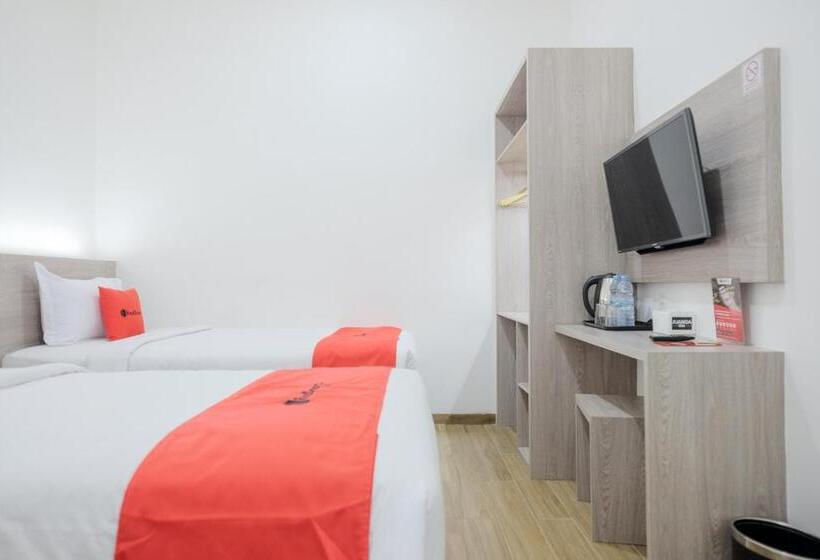 Номер Стандарт, Reddoorz Plus @ Jalan Juanda Medan