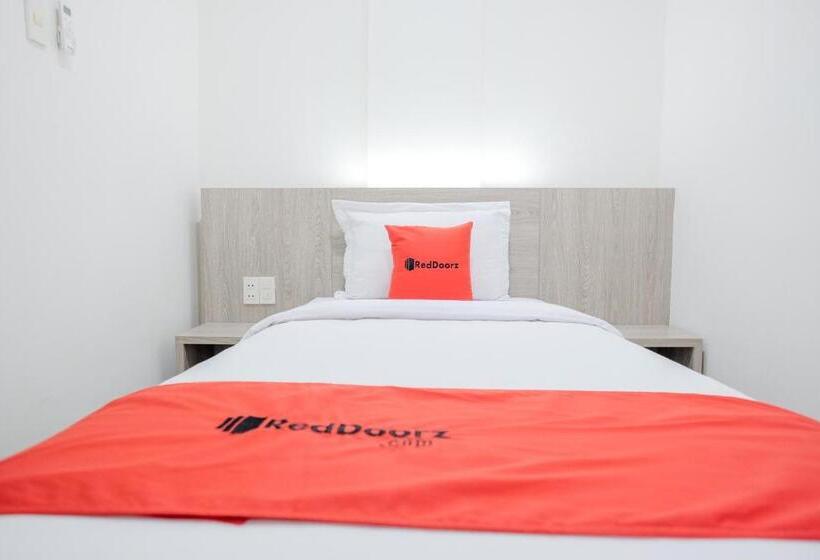 Номер Стандарт Индивидуальный, Reddoorz Plus @ Jalan Juanda Medan