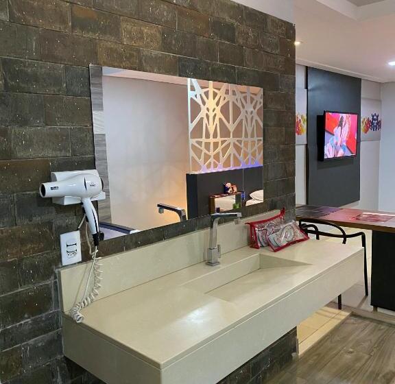 סוויטה עם ג'קוזי, Rodotel Vênus Prime