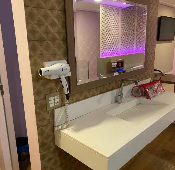 סוויטה עם ג'קוזי, Rodotel Vênus Prime