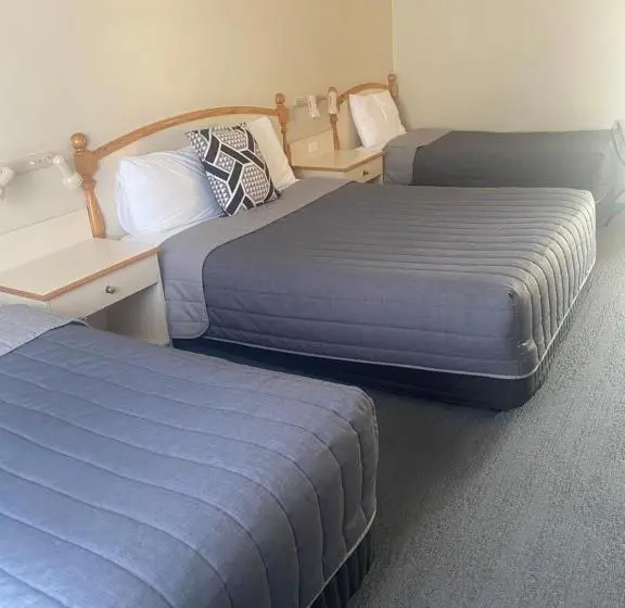 スタンダード４人部屋, Tumbarumba Motel & Elms Restaurant
