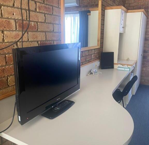 舒适三人间, Tumbarumba Motel & Elms Restaurant