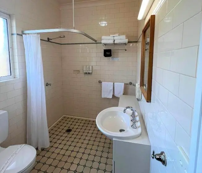デラックスの４人部屋, Tumbarumba Motel & Elms Restaurant