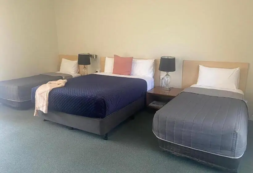 デラックスの４人部屋, Tumbarumba Motel & Elms Restaurant