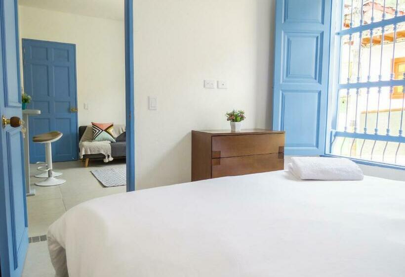 شقة غرفتين, Azulado Jericó