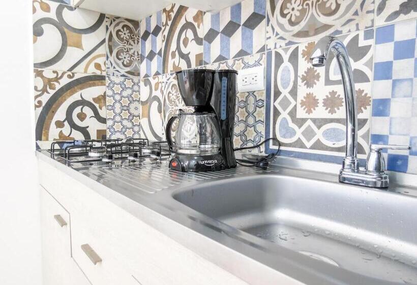 شقة غرفتين, Azulado Jericó