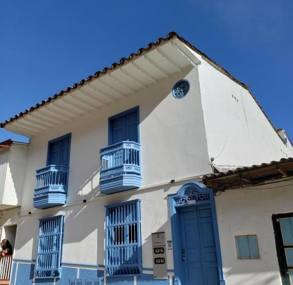 جناح جونيور, Azulado Jericó