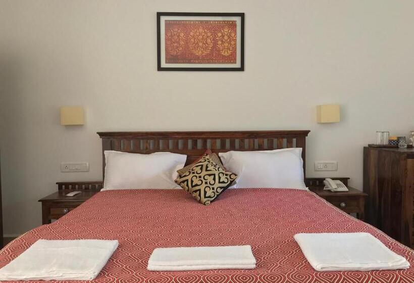 Deluxe Room with Balcony, Baywoodgoa