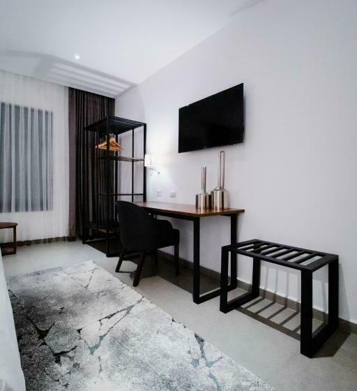 标准间, Mina Real Matehuala