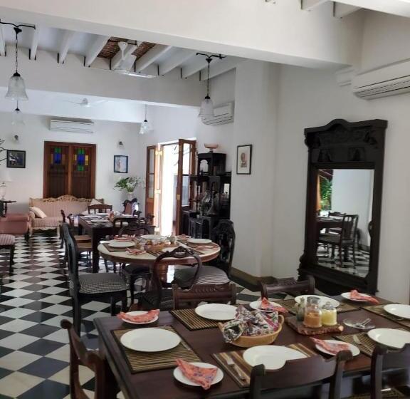 اتاق استاندارد یک نفره, Kariappa House