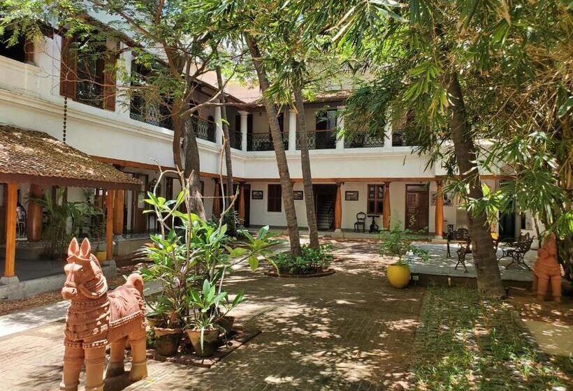 חדר סטנדרט יחיד, Kariappa House