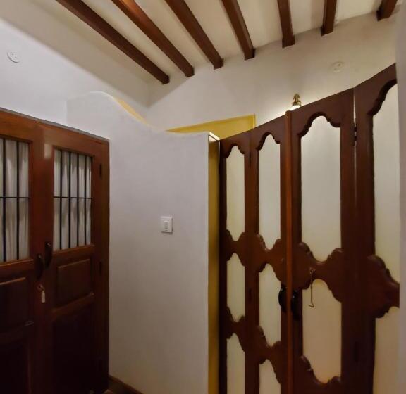 חדר סטנדרט יחיד, Kariappa House