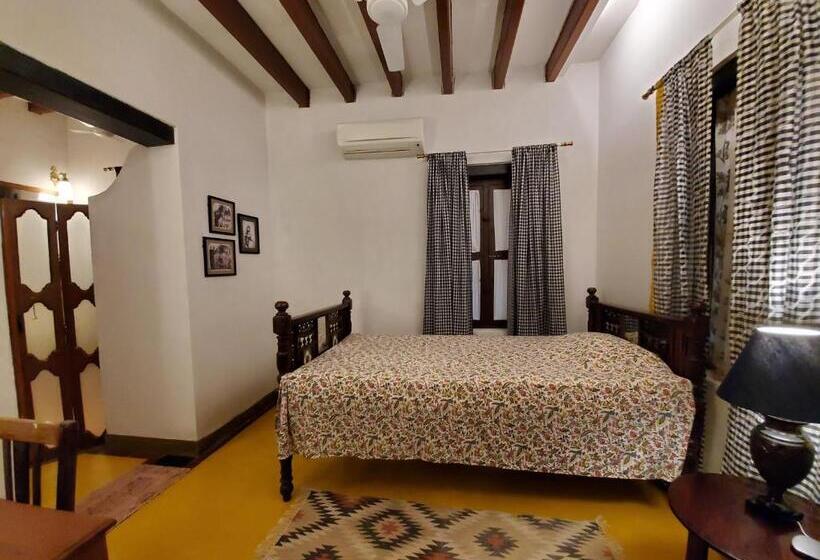 חדר סטנדרט יחיד, Kariappa House