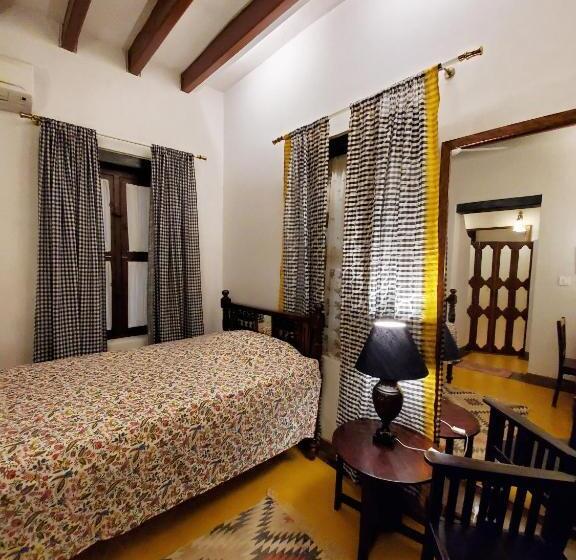 חדר סטנדרט יחיד, Kariappa House