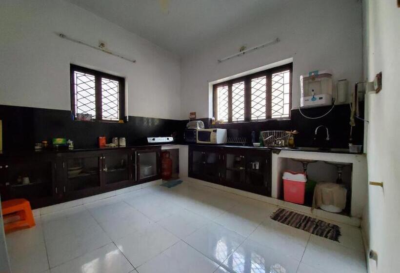 اتاق استاندارد با چشم‌انداز باغ, Kariappa House