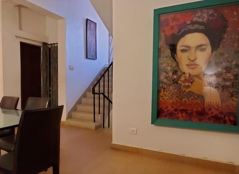 חדר יחיד נוף לגינה, Kariappa House