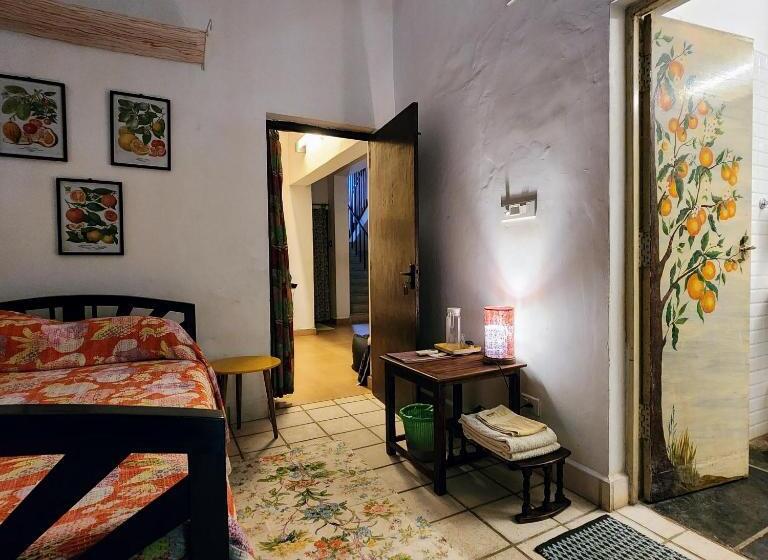 חדר יחיד נוף לגינה, Kariappa House