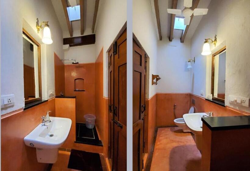 סוויטה משפחתית, Kariappa House