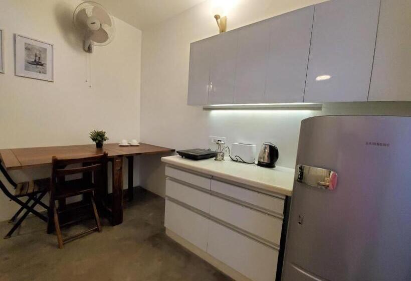 סטודיו סטנדרט, מיטה זוגית, Kariappa House