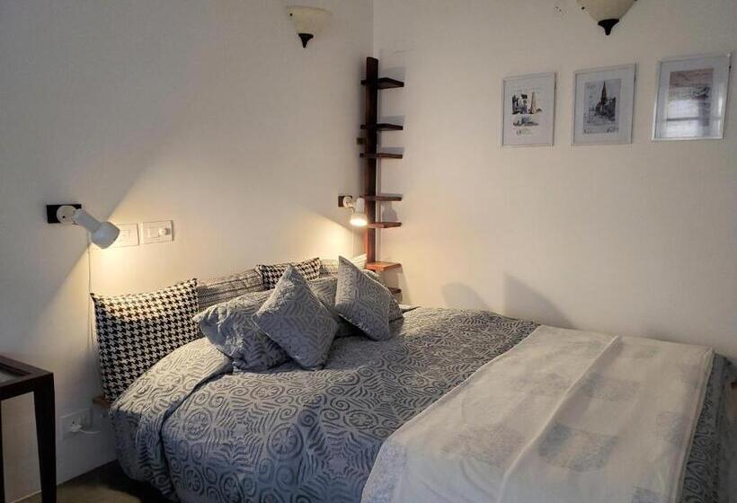 סטודיו סטנדרט, מיטה זוגית, Kariappa House