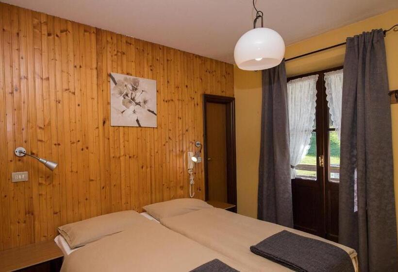 スタンダード４人部屋, Albergo Al Forte